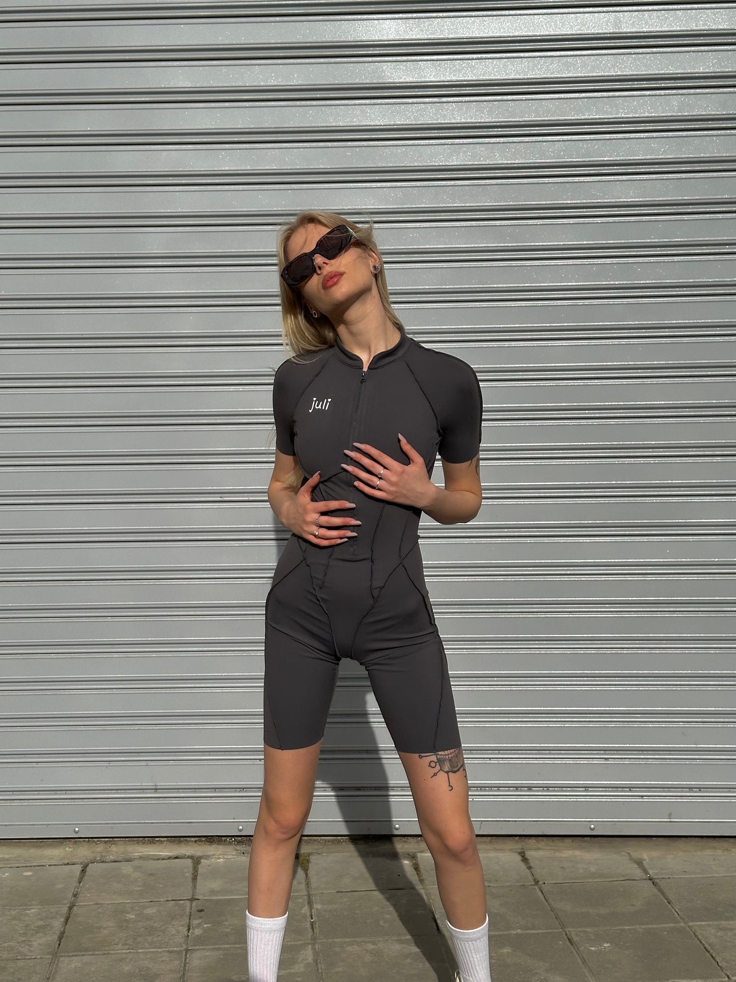 JULI сив къс гащеризон с цип