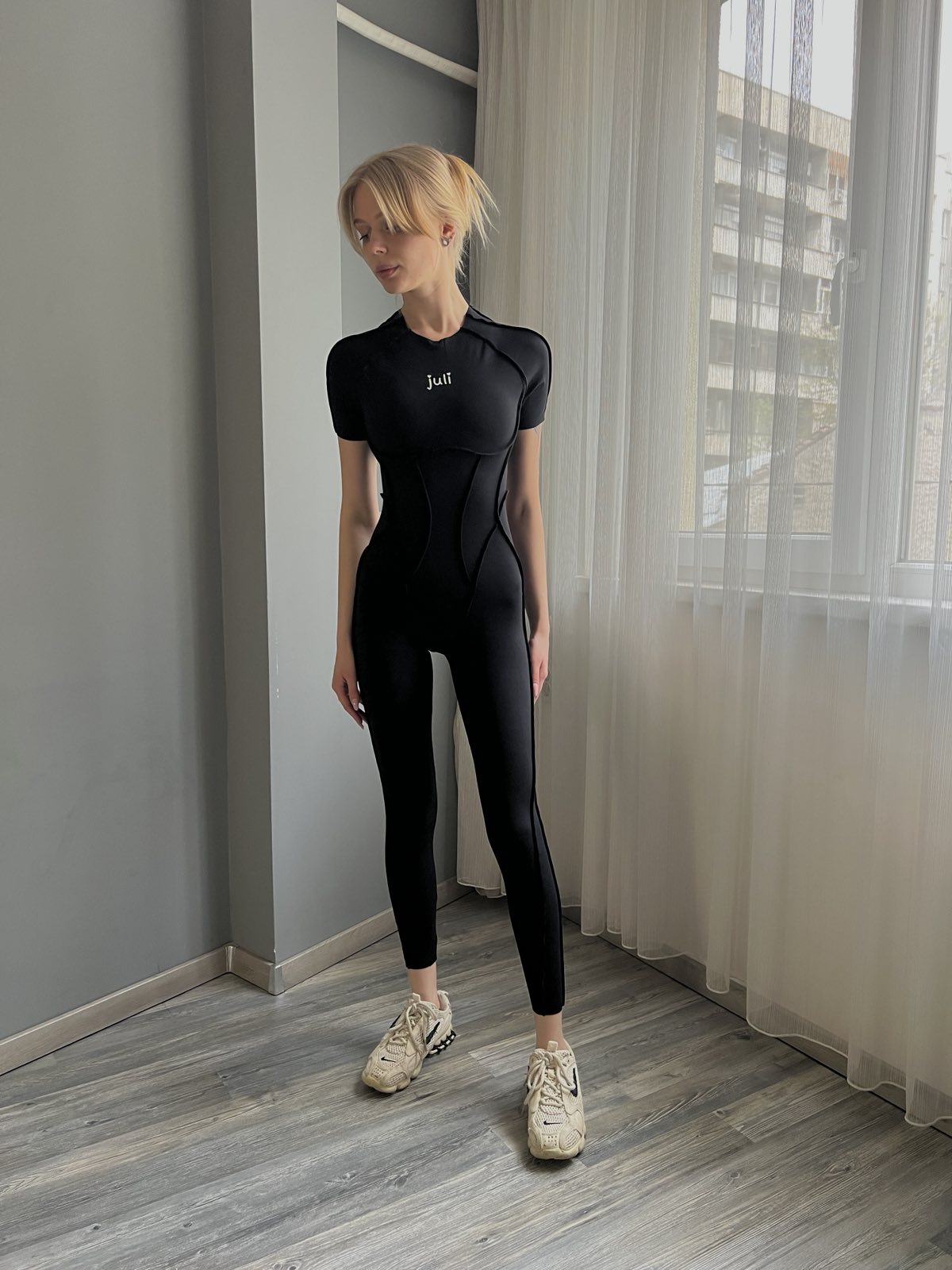 JULI черен дълъг гащеризон